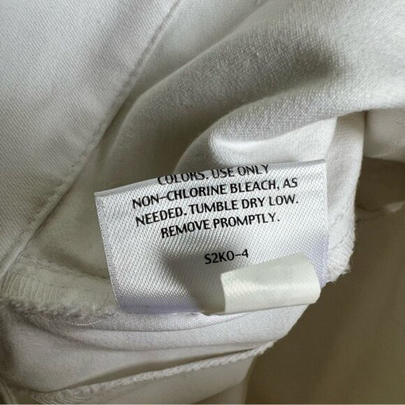 Eileen Fisher Bermuda Shorts in White - PS - Picture 6 of 6